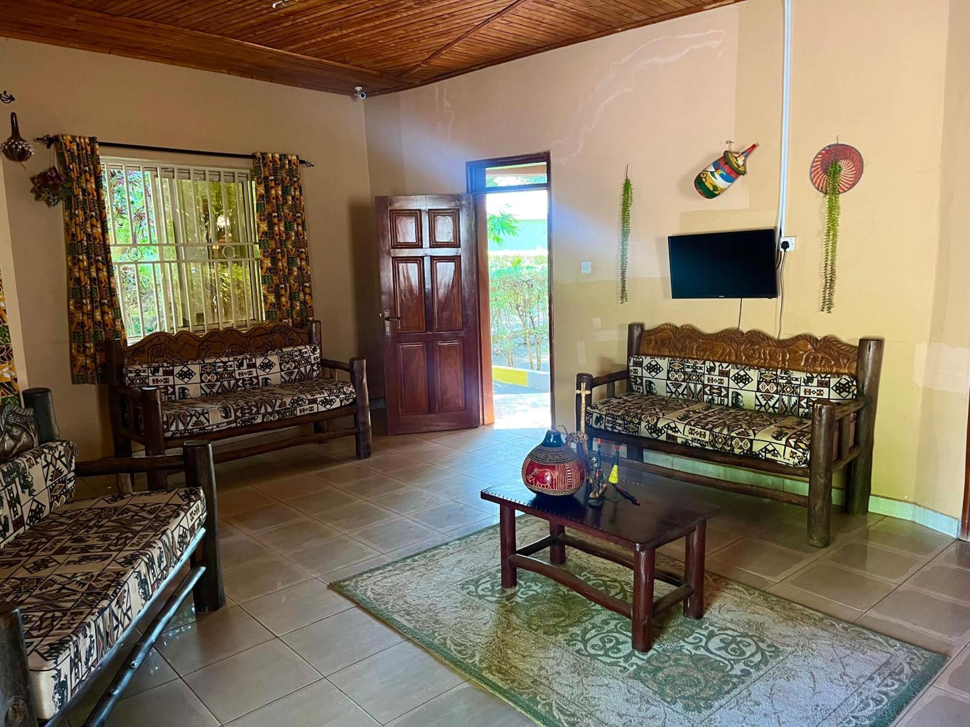 Lavic Country Resort Adjumani Экстерьер фото