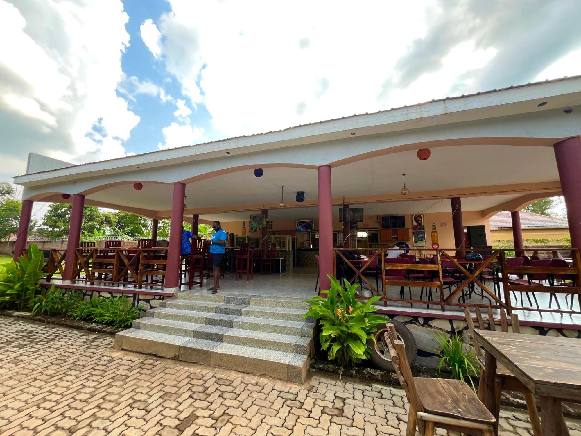 Lavic Country Resort Adjumani Экстерьер фото