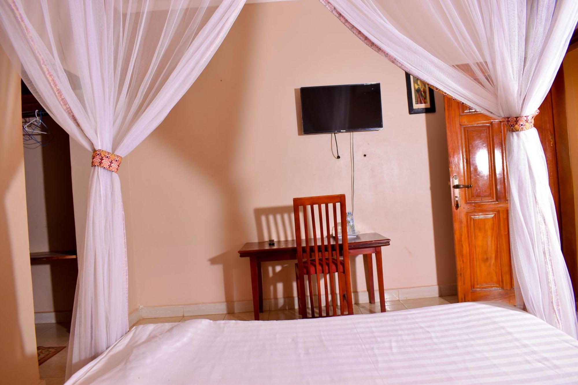 Lavic Country Resort Adjumani Экстерьер фото