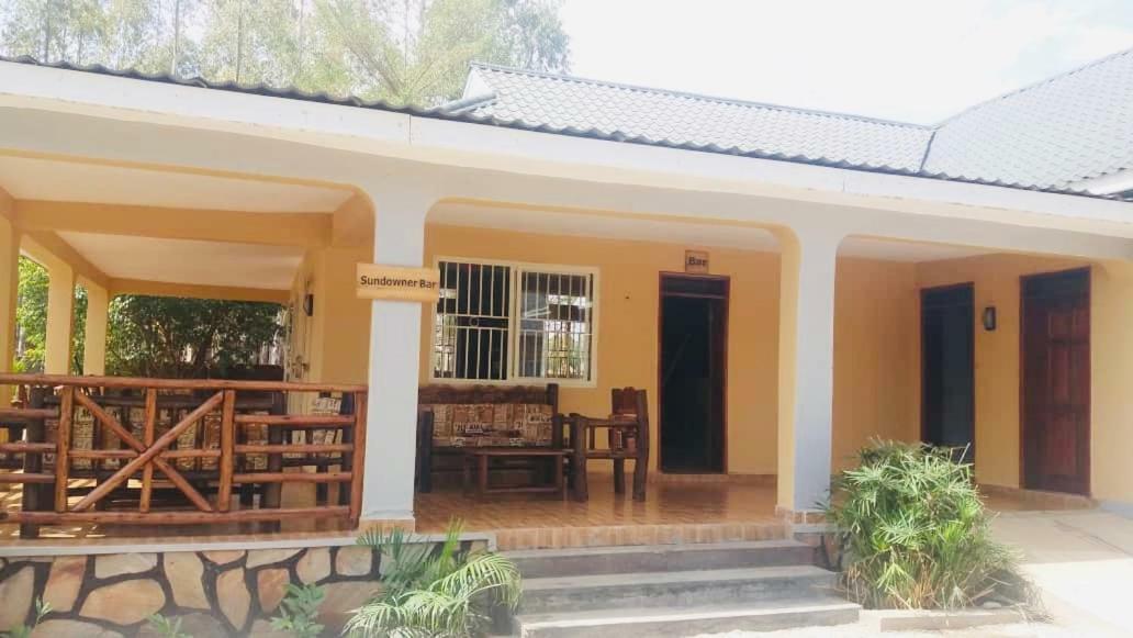 Lavic Country Resort Adjumani Экстерьер фото